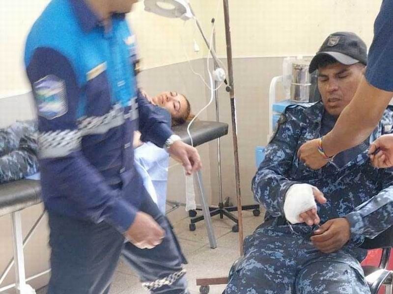 Un originario atropelló con una camioneta a 
policías que trataban de evitar corte de la ruta 28