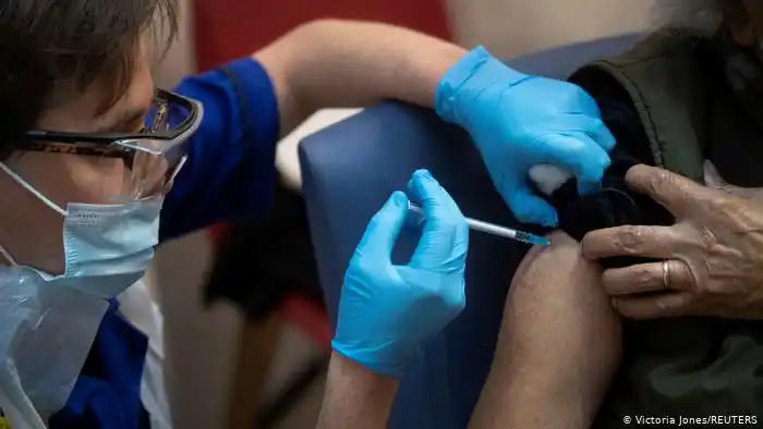 EE.UU. y México autorizan vacuna de Pfizer-BioNTech