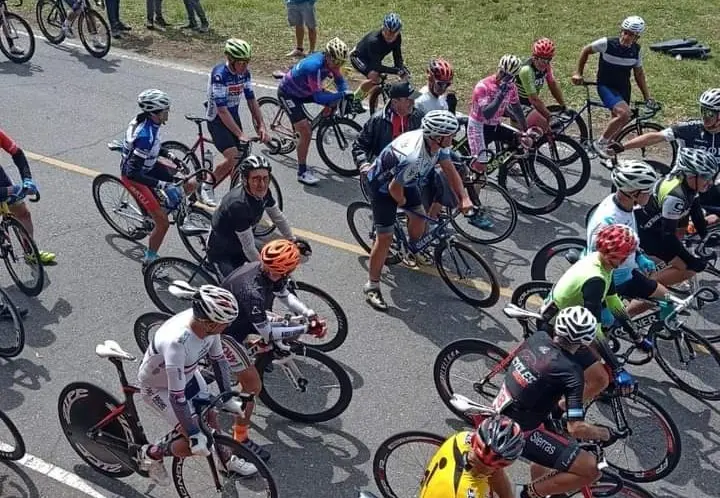 Festival ciclístico organizado por Unión y Progreso de Tandil