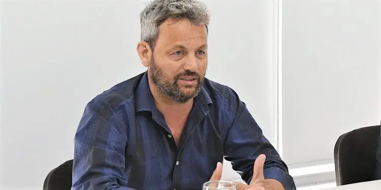 El peronismo desfila de cara a octubre con Hernán Arranz