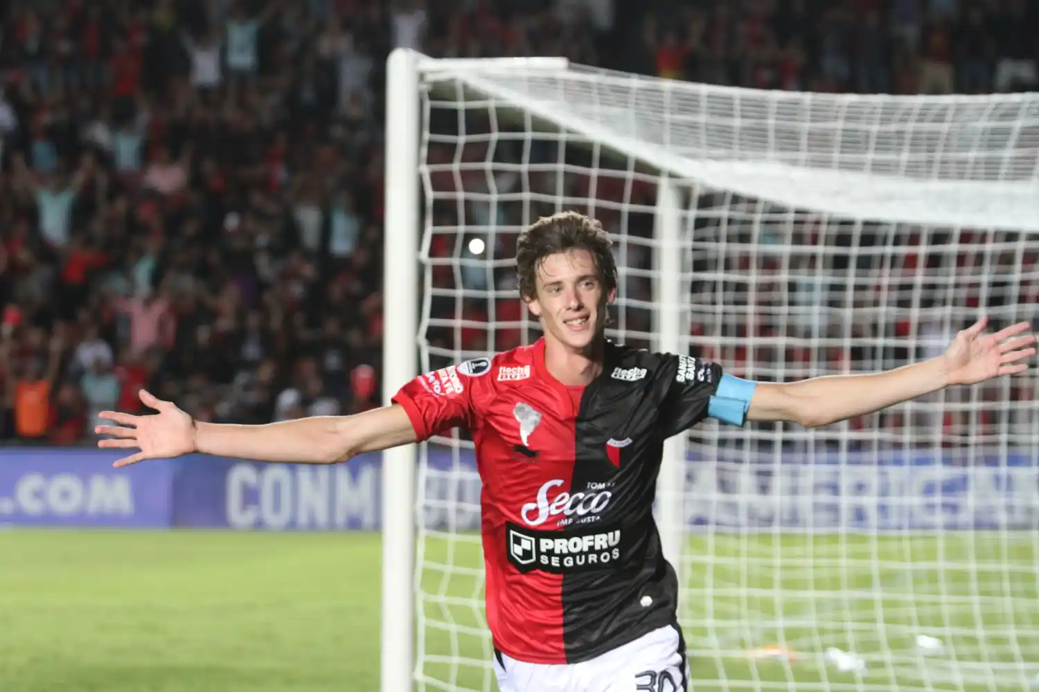 Colón selló su clasificación con otro triunfo