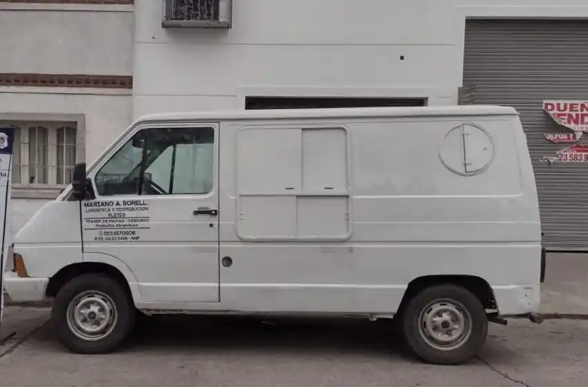 Atraparon a un delincuente que robó una camioneta estacionada