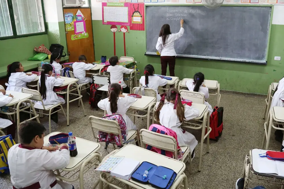 Serán 760 horas reloj en el nivel primario y 900 horas reloj en secundaria.