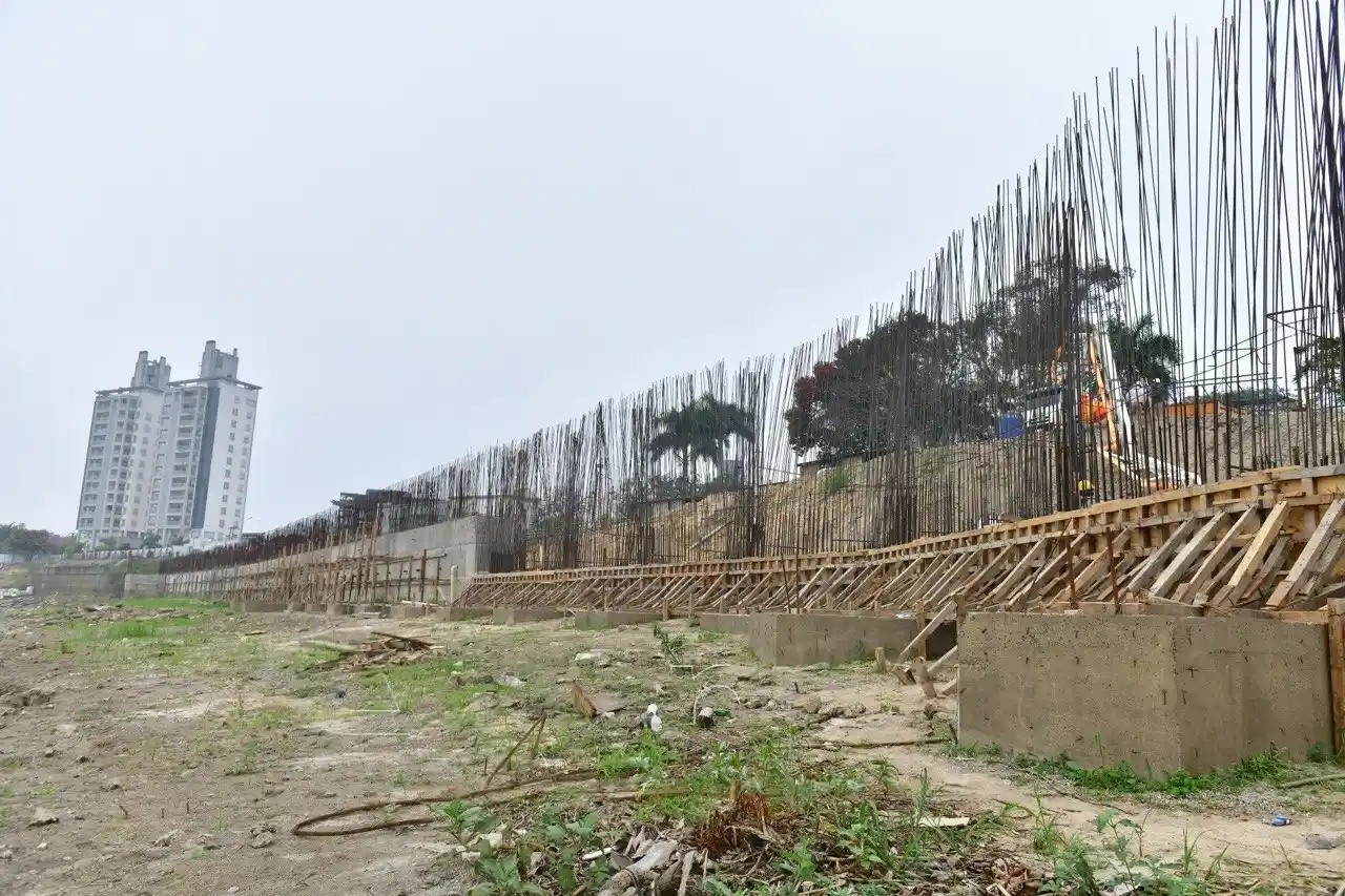 Avanza la construcción del muro de protección en Formosa