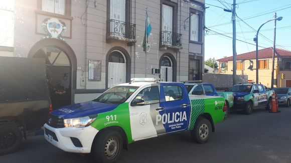 Intentó evitar que maltraten a un perro y la golpearon: ahora tiene miedo de salir de su casa