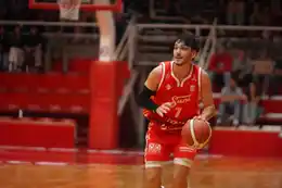 Suñe: “Somos el único invicto del torneo y estamos contentos por eso”