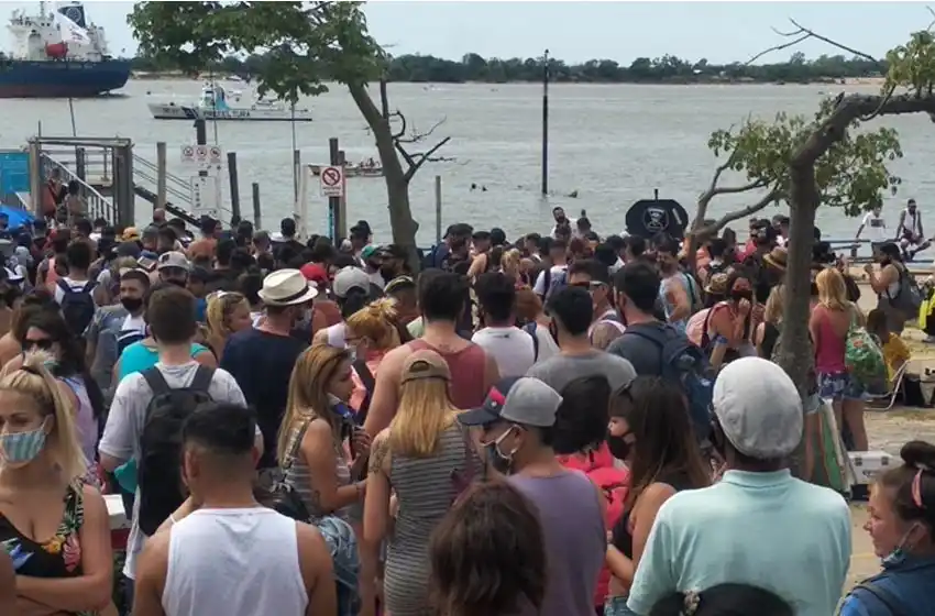 Fiestas en las islas: «El río está con bajante y la gente se vuelca a las playas», afirman desde Prefectura