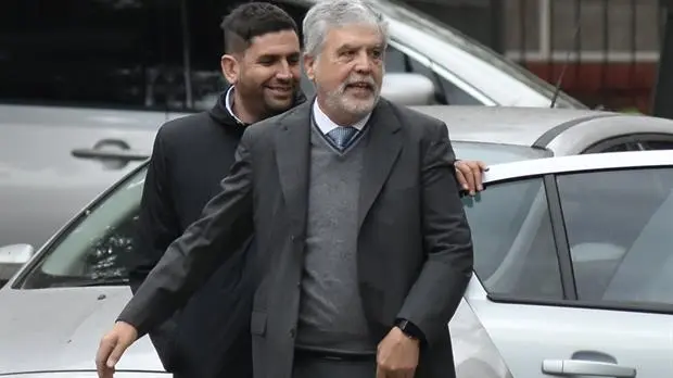 Procesan a De Vido por los subsidios a colectivos y lo embargaron por 1000 millones de pesos