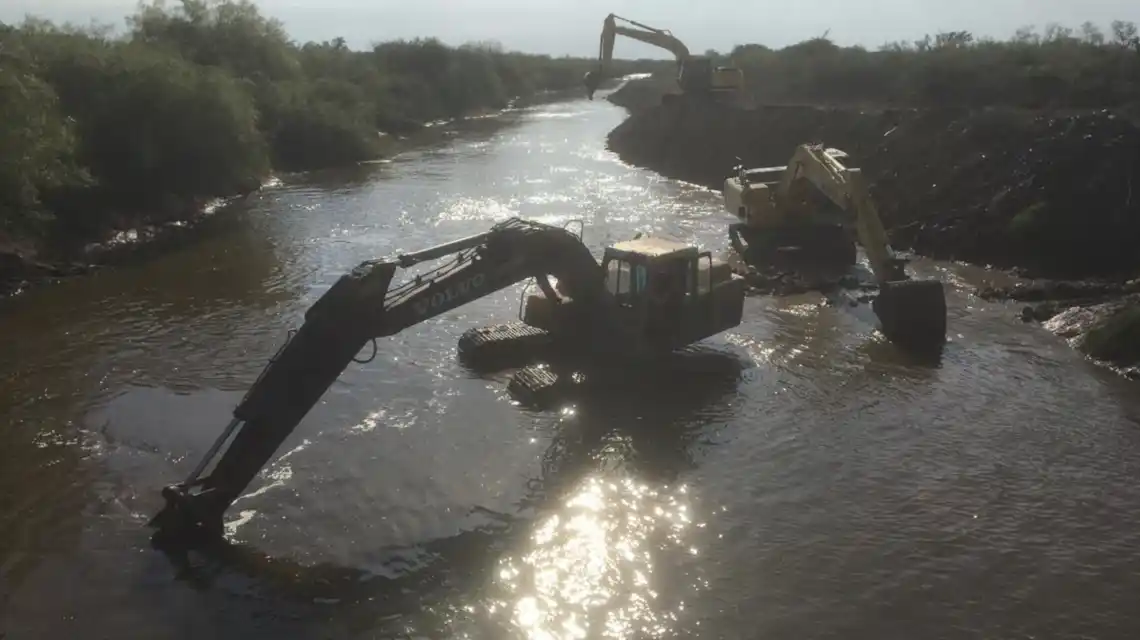 Avanza con el reacondicionamiento de los canales Vila-Cululú y Cañada Sunchales