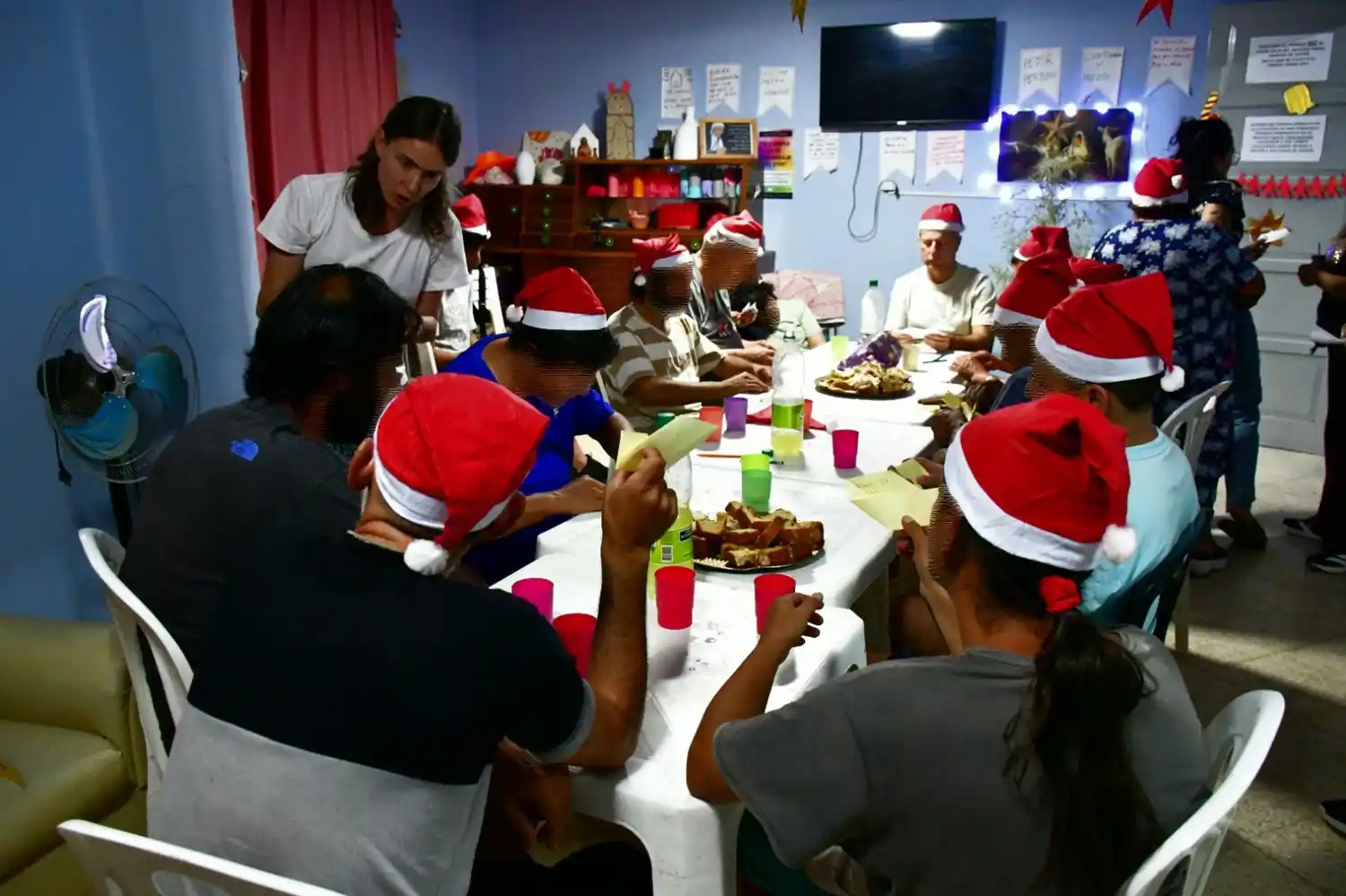 Un festejo navideño lleno de gestos solidarios en el Refugio Nocturno