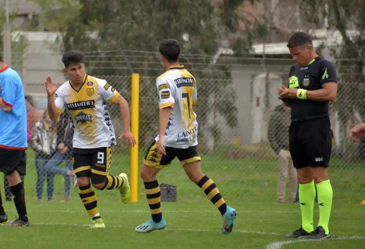 Joaquín Giménez, una joven promesa marplatense que sueña con debutar en la Primera Nacional