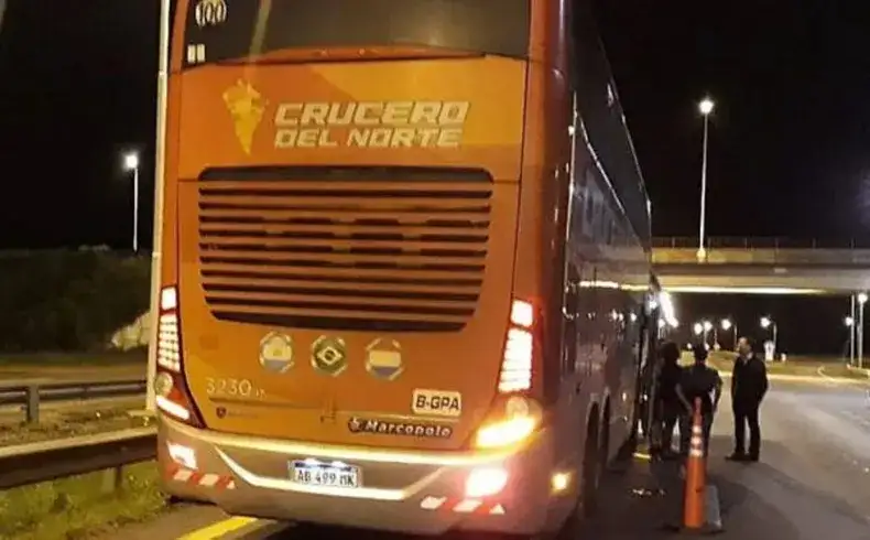 Un adolescente se masturbó frente a niñas en un colectivo en Entre Ríos