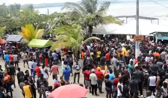 Pese al recrudecimiento de las medidas migratorias: aumenta   intención de los venezolanos de irse del país