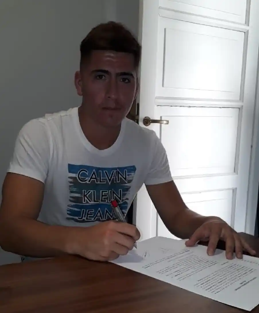 Juventud incorporó al delantero Khalil Caraballo que viene de Gimnasia  