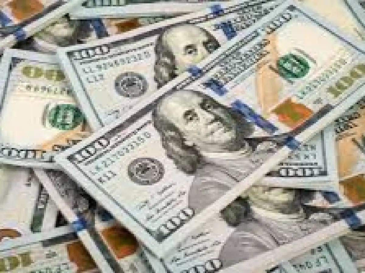 El dólar blue no encuentra techo y da otro paso hacia los 300 pesos