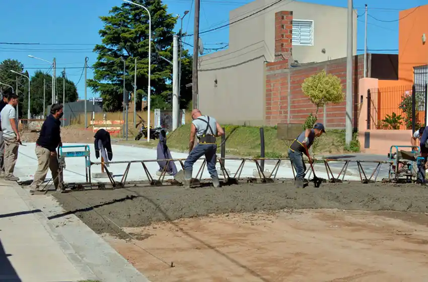 Tandil: avances en la pavimentación de varias cuadras de la calle Azucena