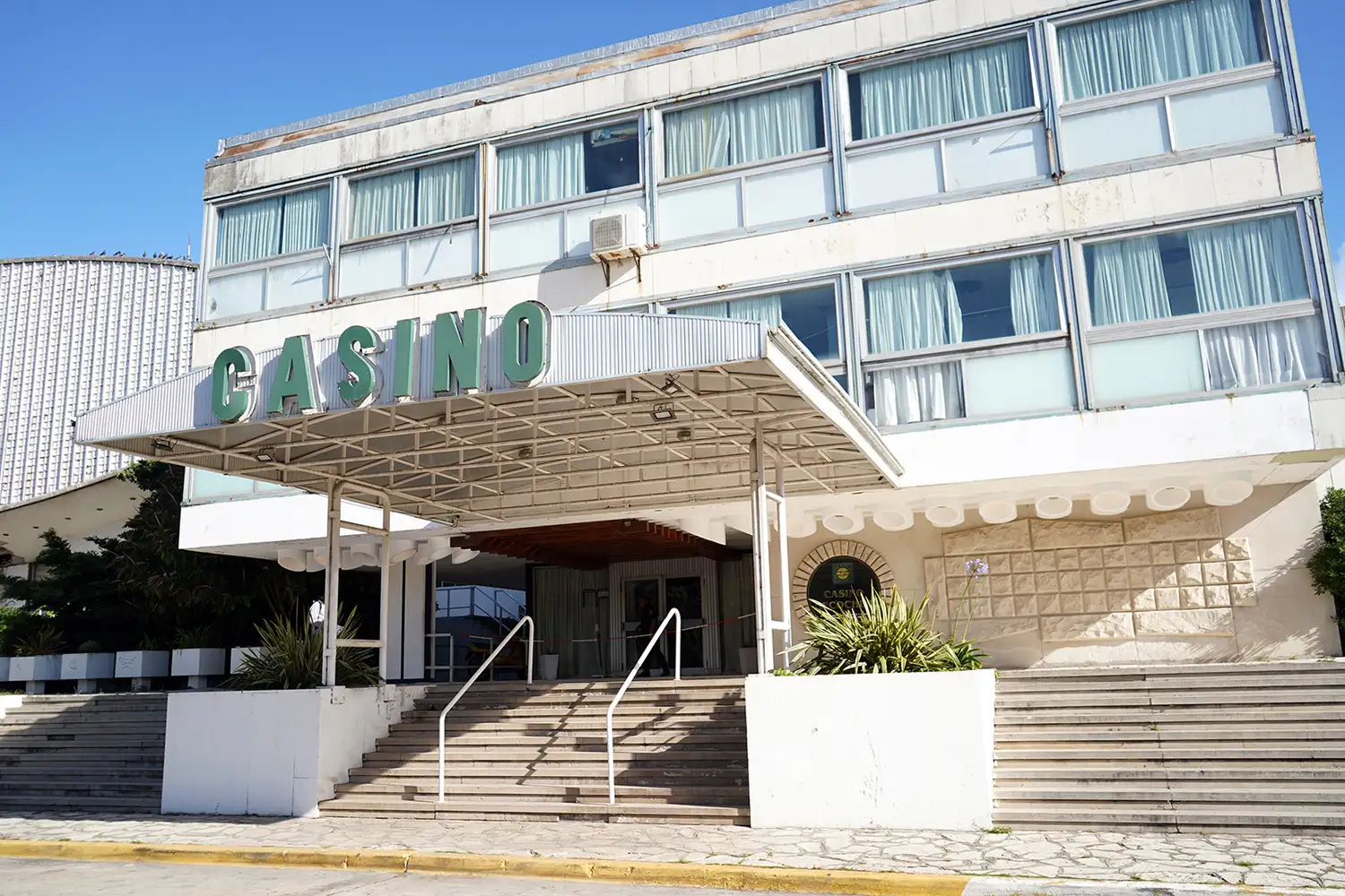 Edificio. Cada vez más deteriorado