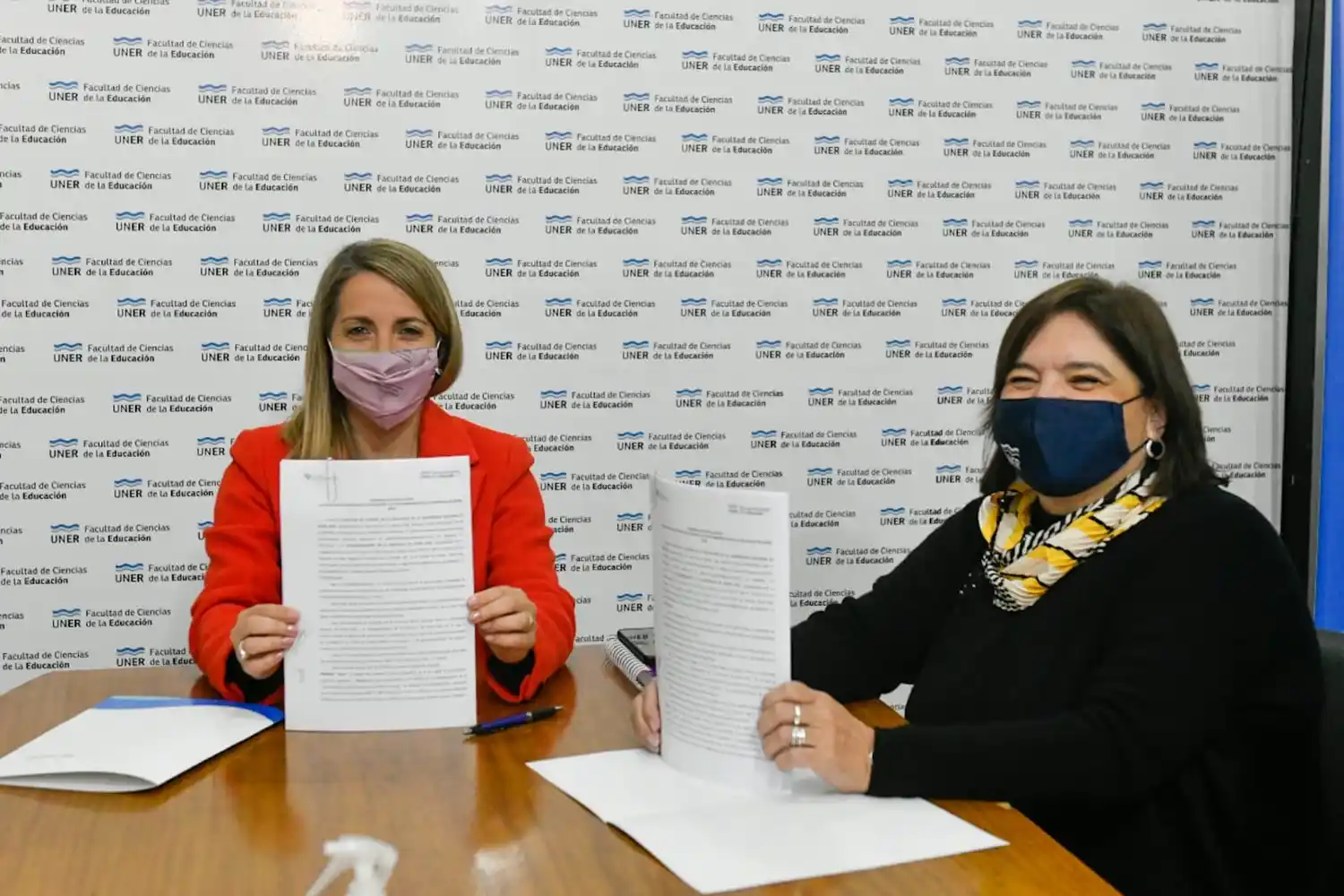 Firman convenio para dictar la Diplomatura en Comunicación Comunitaria en Radios