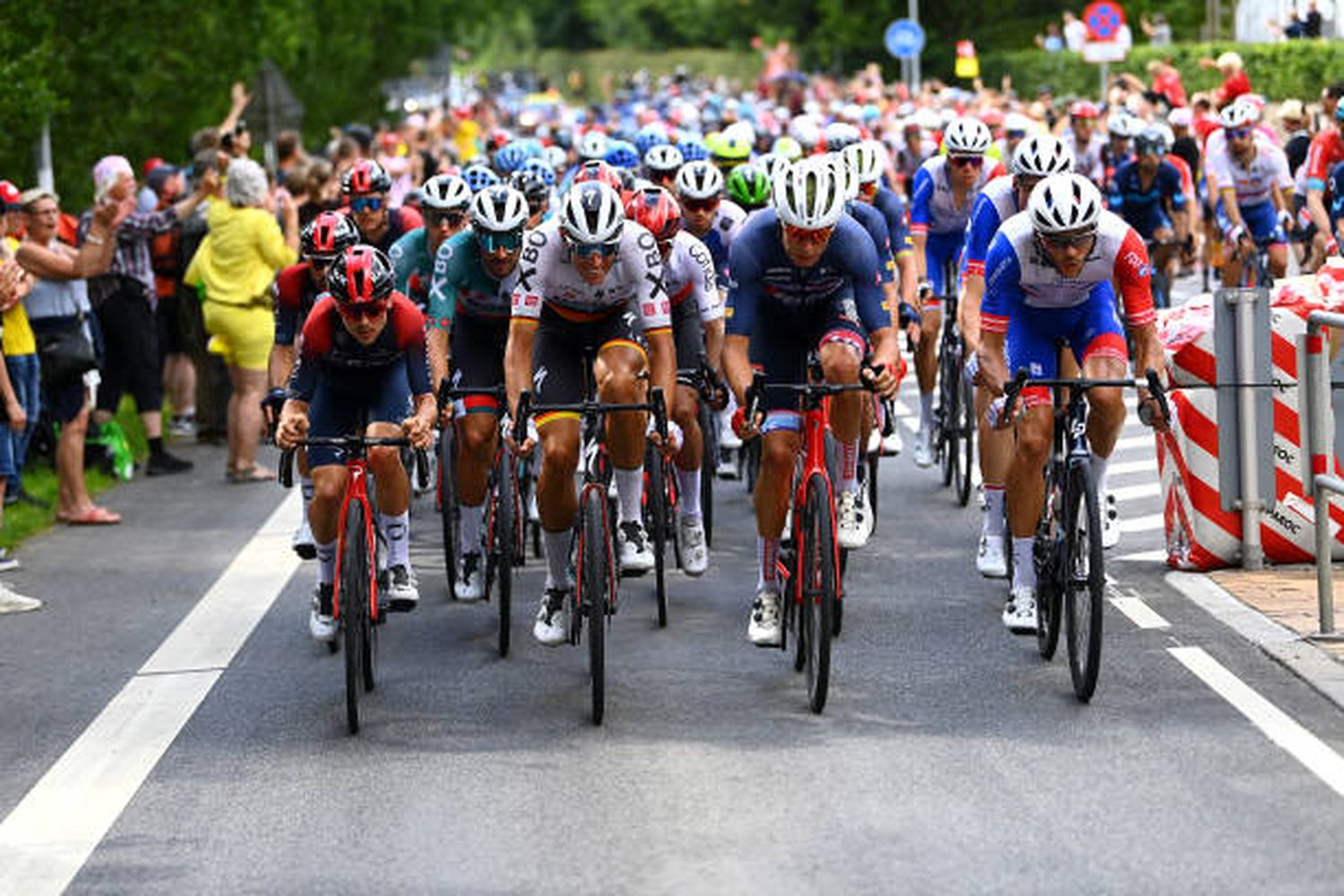 Van Aert sigue adelante