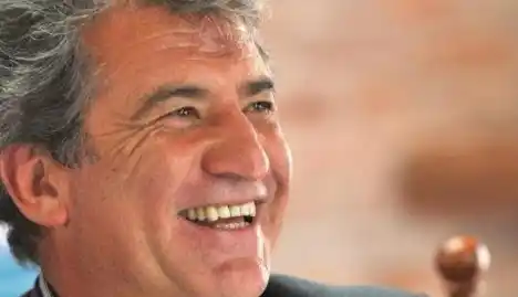 Urribarri deseó “Feliz 2013” a través de las redes sociales