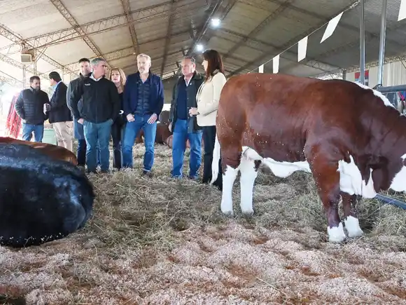 Frigerio anunció créditos para productores y mejoras viales en la 80° Exposición Rural