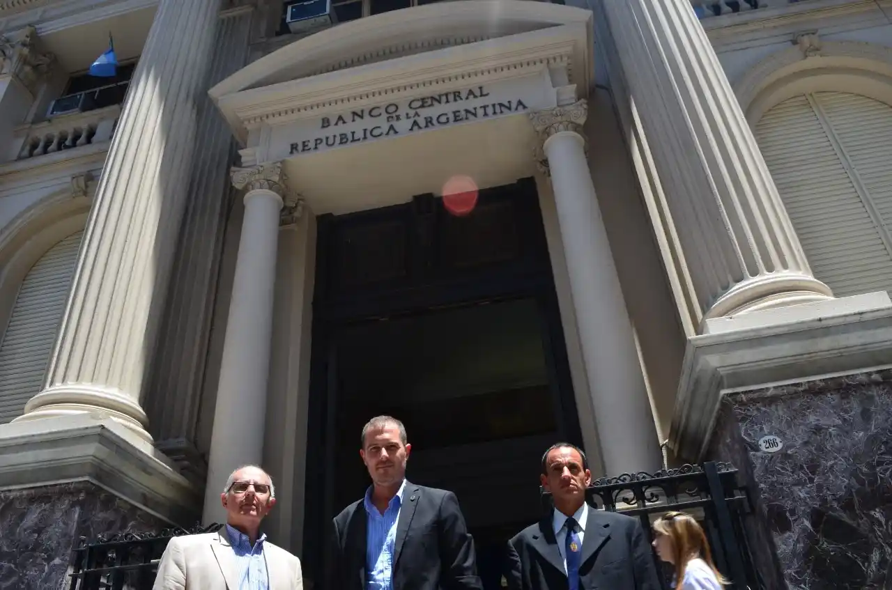 Reclamo al Banco Central por la falta de Cajeros Automáticos