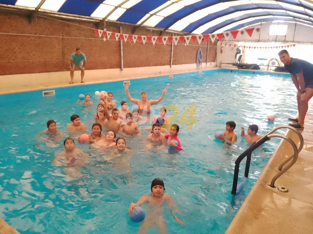 Actividades durante el receso escolar de la Colonia Municipal de Invierno