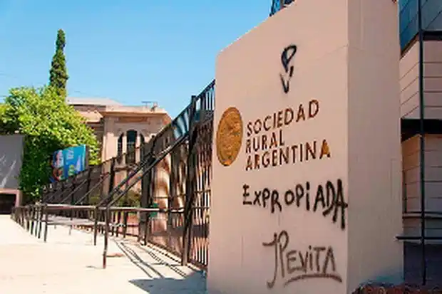 La Cámara notificó  la cautelar a favor  de la Sociedad Rural 