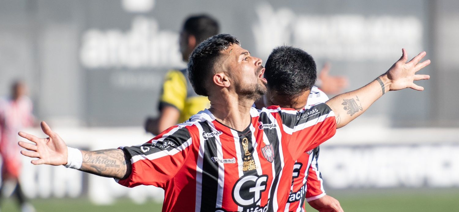 Chacarita reafirmó su liderazgo