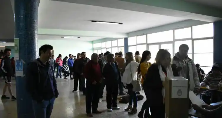 Elecciones 2017: El lunes hay clases y jornada de capacitación, por lo que las escuelas elevaron sus quejas