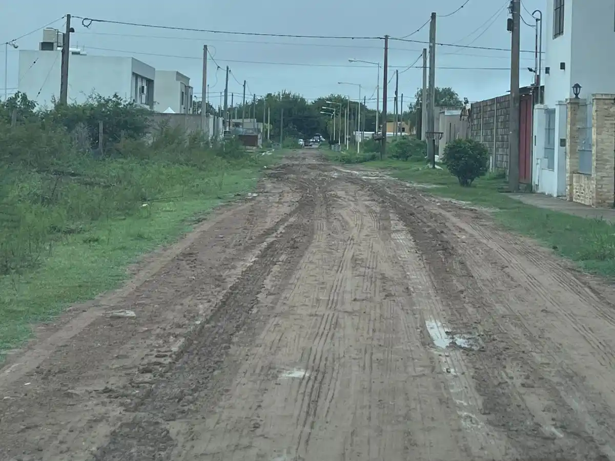 Reclamo por calles de tierra en días de lluvia