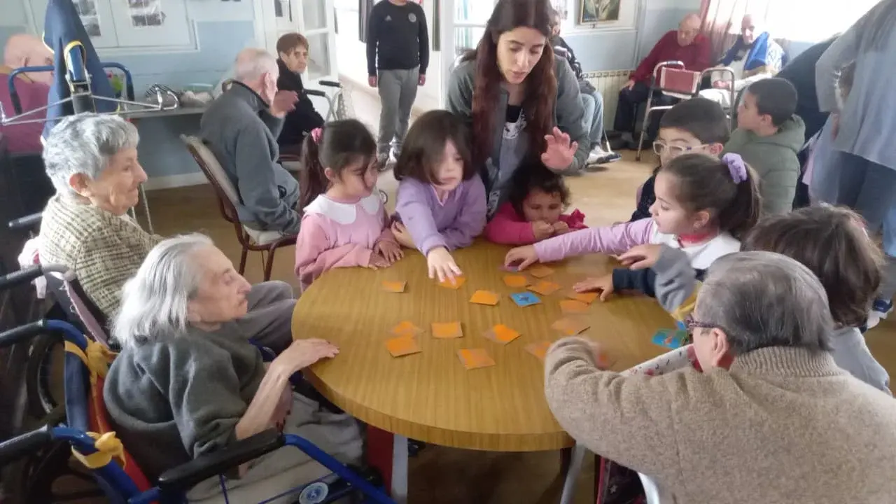 El Jardín 913 celebró el Día de la Familia en el Hogar de Ancianos