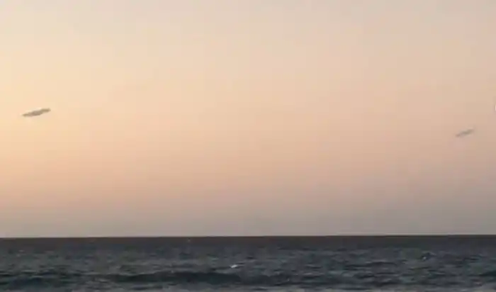 Surfistas graban OVNIS en costas de Vargas