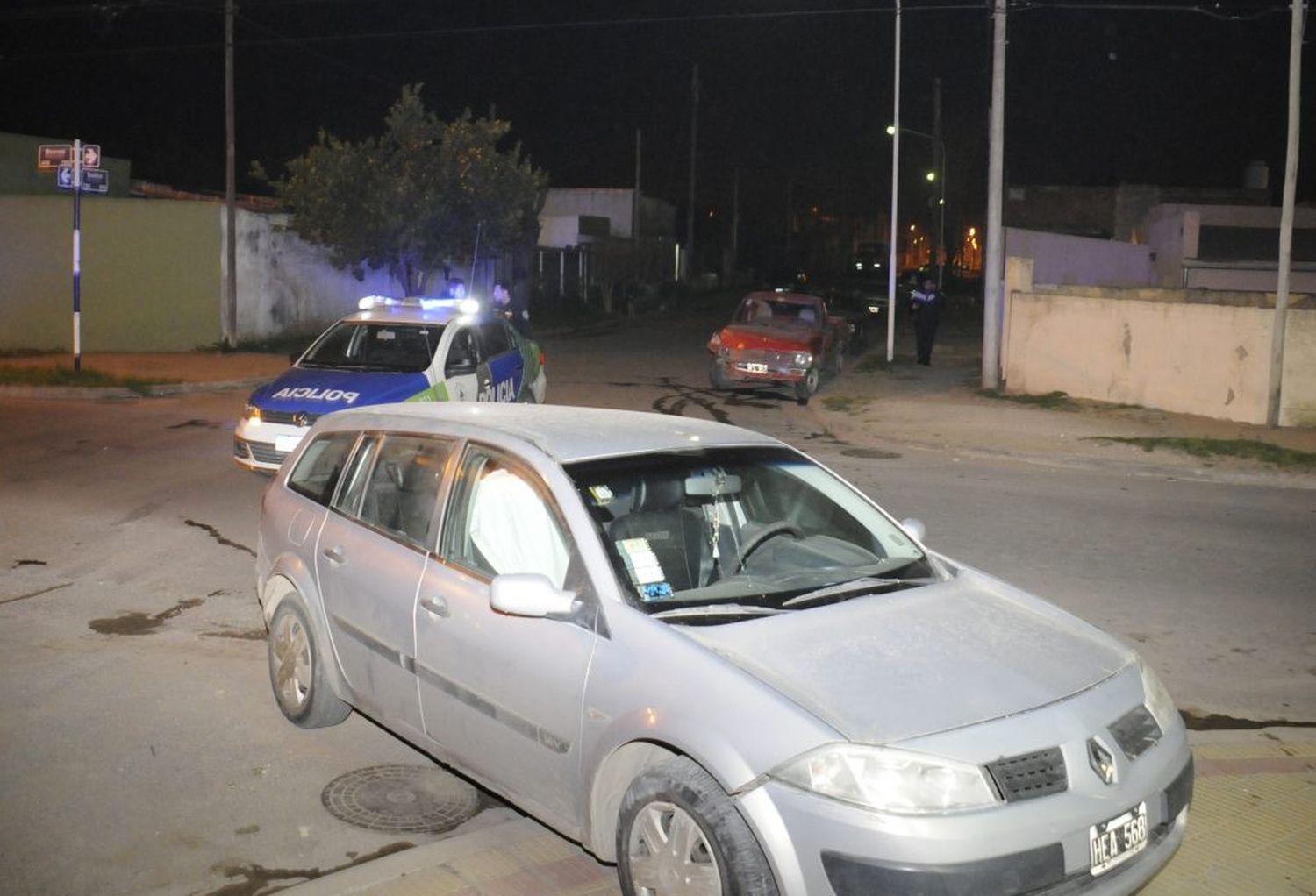 Una mujer sufrió lesiones luego de ser chocado el auto que manejaba por una camioneta
