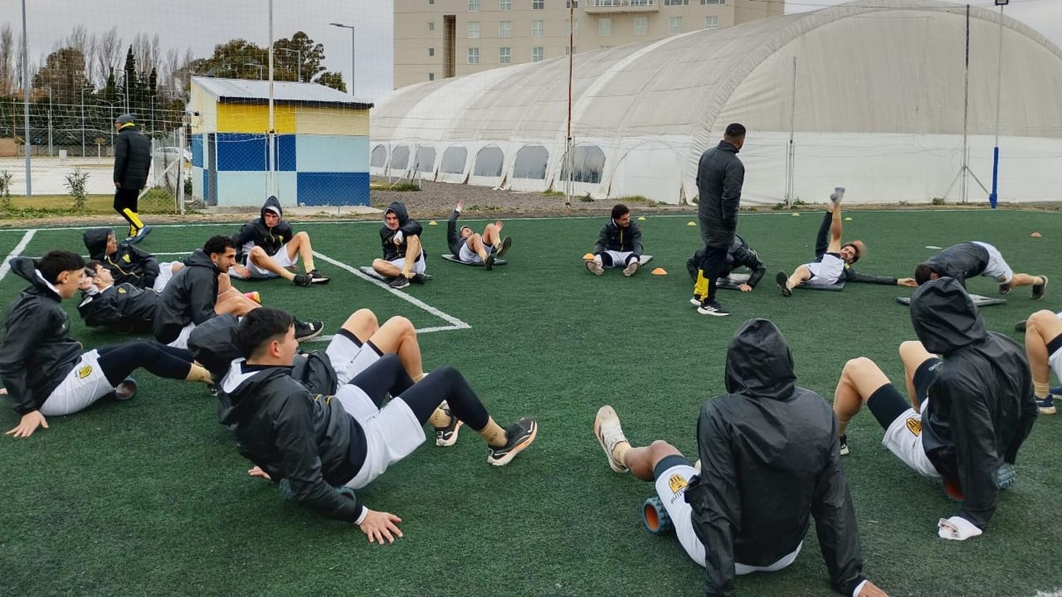 Santamarina juega en Viedma aferrado a una mínima chance