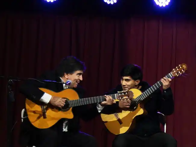 Hugo Mena y su hijo Celestino, actuarán a dúo.