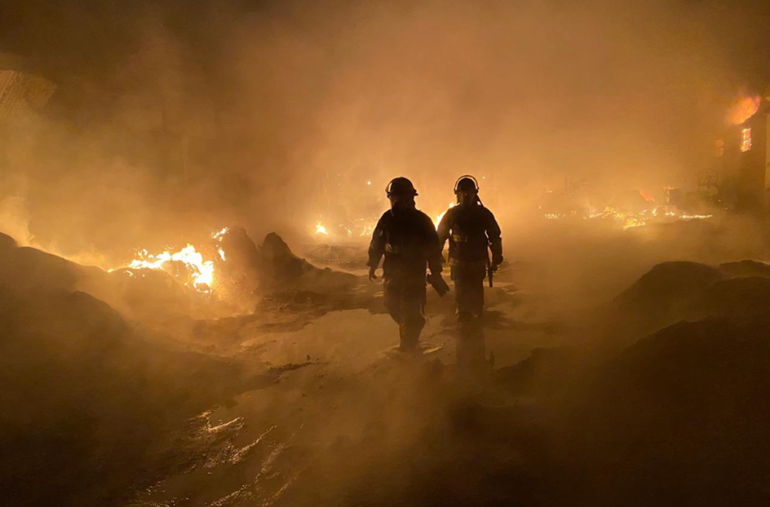 Gran incendio en una planta recicladora de la zona sur de Rosario