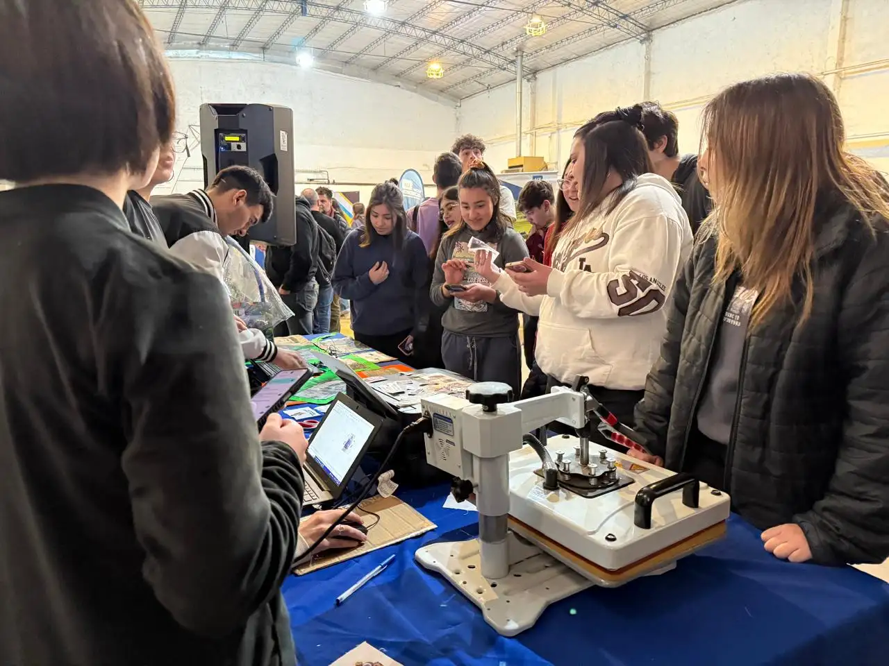 “Acá lo que se ve son jóvenes con ansias de futuro y esperanza”, destacaron en la Feria IT.