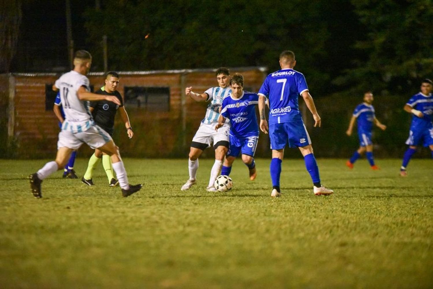 Imagen de la final de la Copa Gualeguaychú que protagonizaron Juventud y Deportivo a principios de mes (foto: Mauricio Ríos).