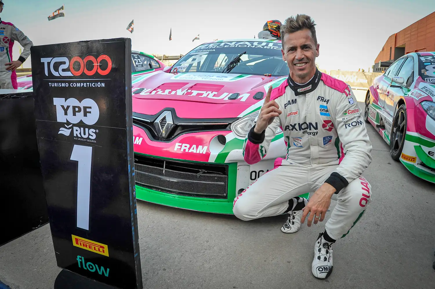 Pernía, celebrando la pole en Termas. (Foto web TC 2000).