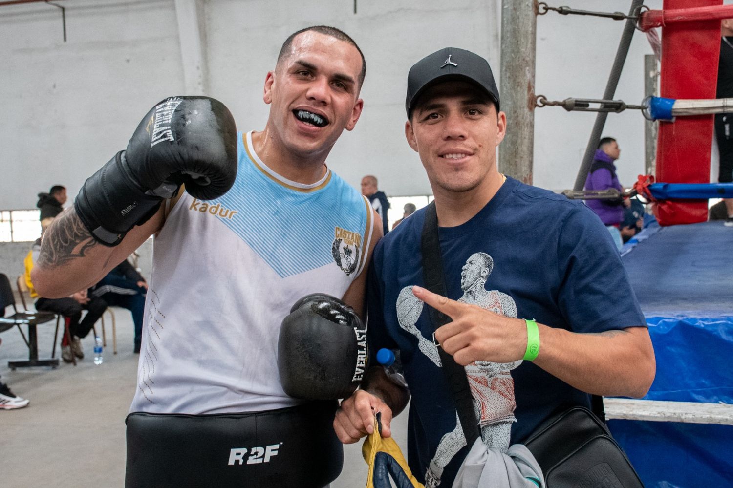 El excampeón Brian Castaño participó de un evento boxístico en la cárcel de Olmos