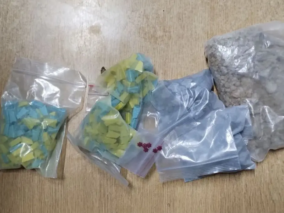 Un hombre cayó detenido con más de 500 dosis de éxtasis y ketamina en Rafaela.
