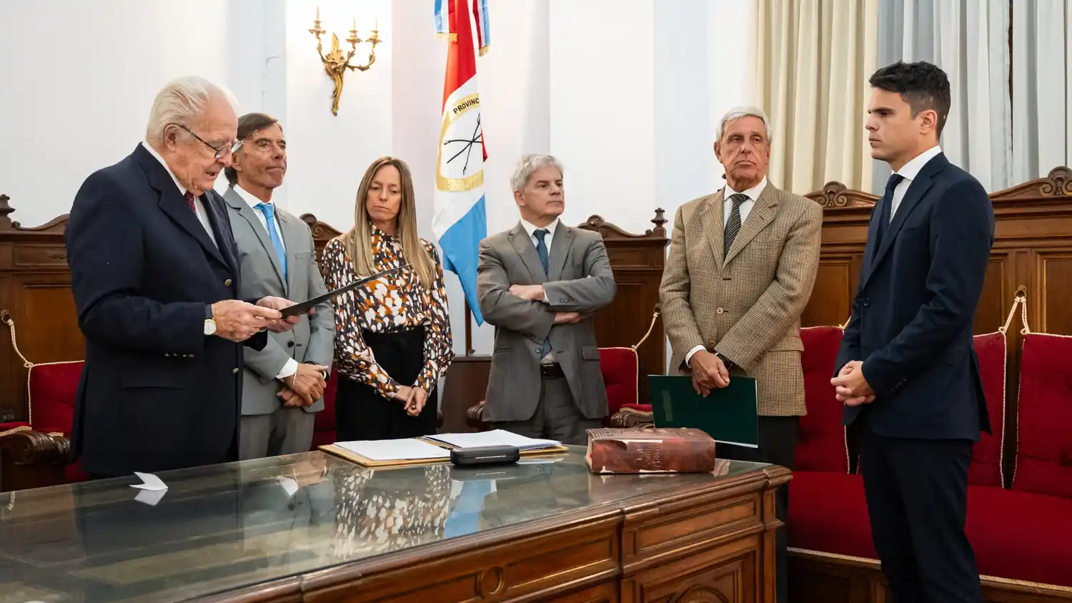 Machado tomando juramento esta mañana como fiscal adjunto subrogante de la fiscalía n° 5 del MPA de Santa Fe.