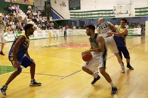 Racing se quedó sin cierre y cayó con San José 