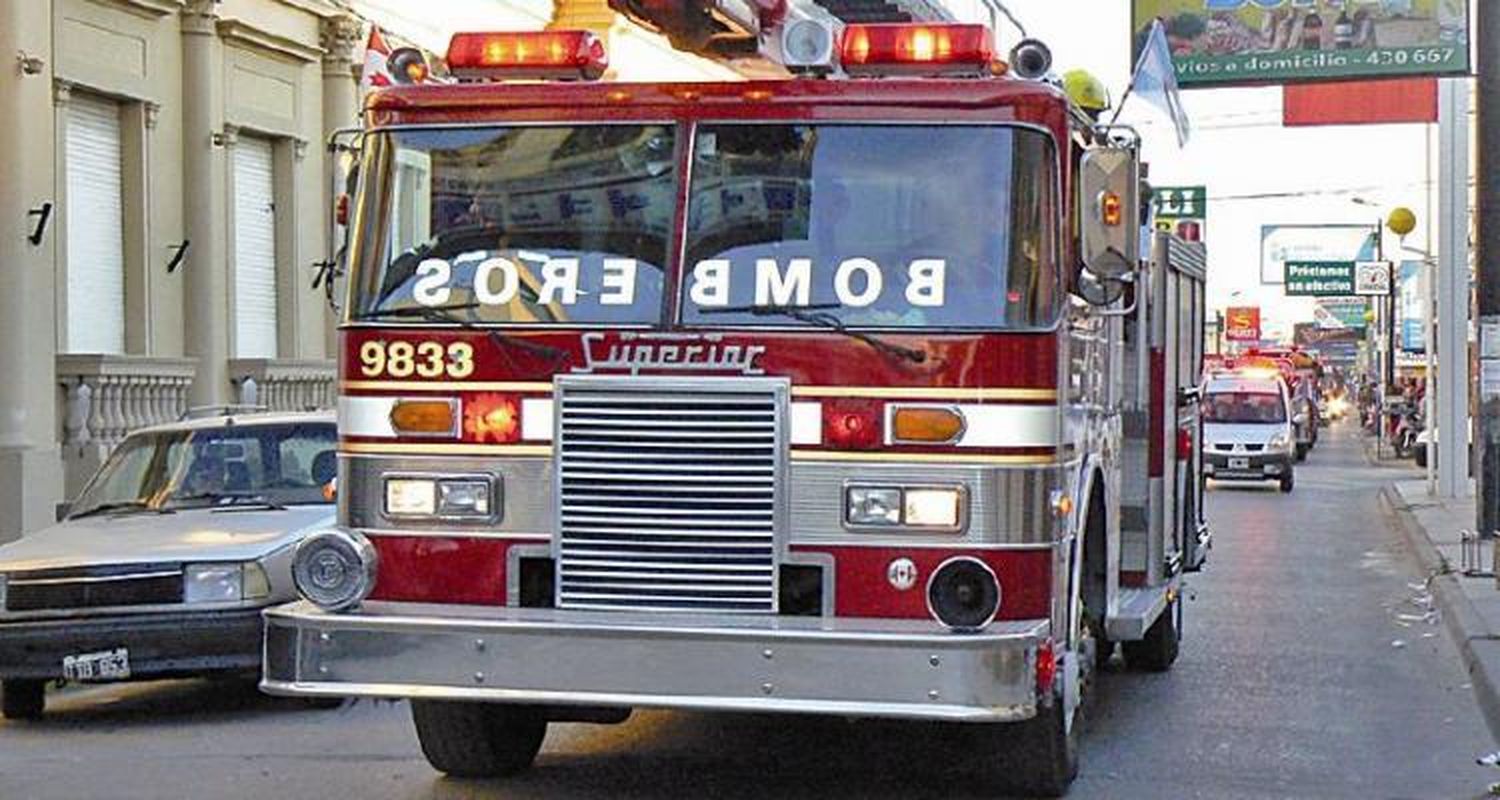 Bomberos sofocó un incendio en una vivienda