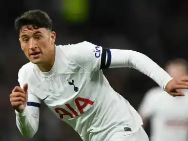 Racing va por Alejo Véliz: ofertó 5 millones por el delantero del Tottenham