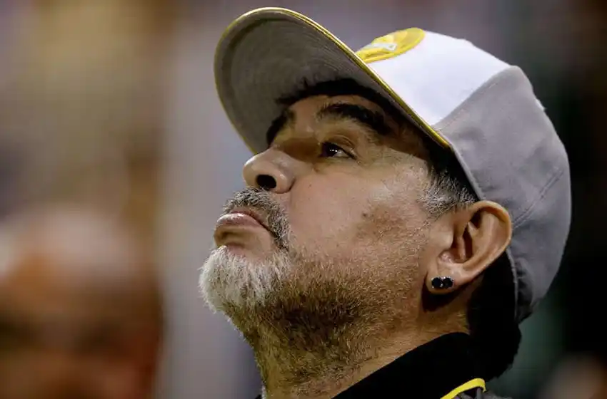 Maradona: «¿Por qué no puedo ser el entrenador de Newell’s?»