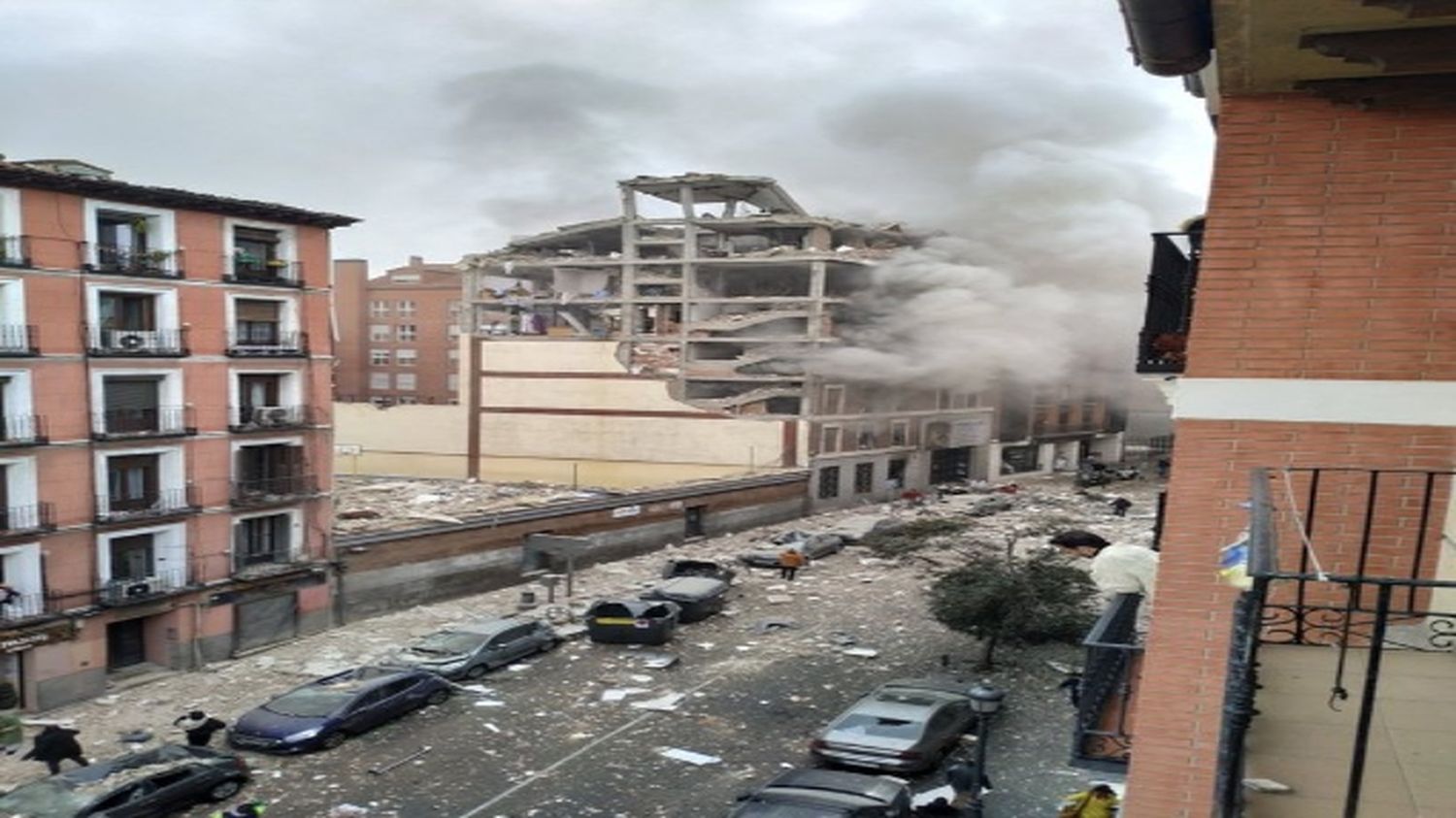 PISOS SALTAN POR EL AIRE: Al menos dos muertos y varios heridos deja fuerte explosión en un edificio en Madrid
