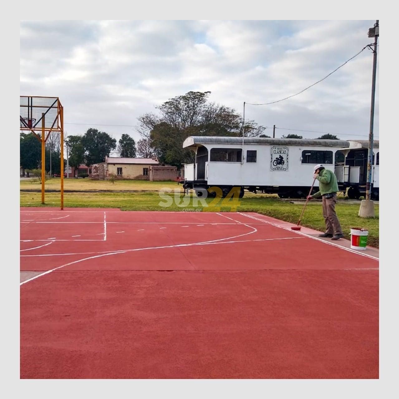 Firmat: Comenzaron a pintar las Canchas de Básquet del Playón del Ferrocarril