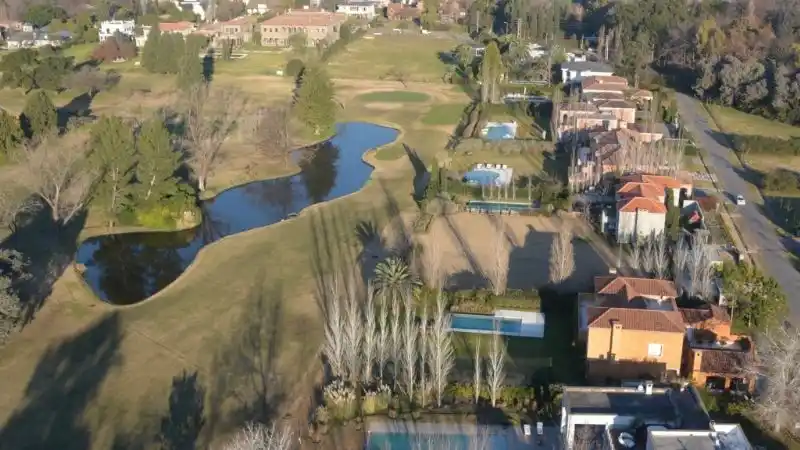 Pilar: Denuncian incumplimiento de protocolo tras ocho casos de COVID-19 en exclusivo country